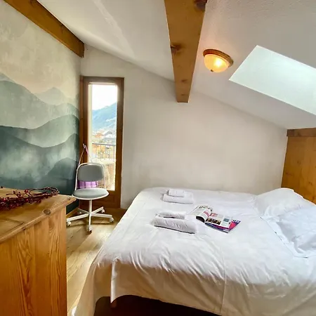& Panoramic View - Happy Apartment